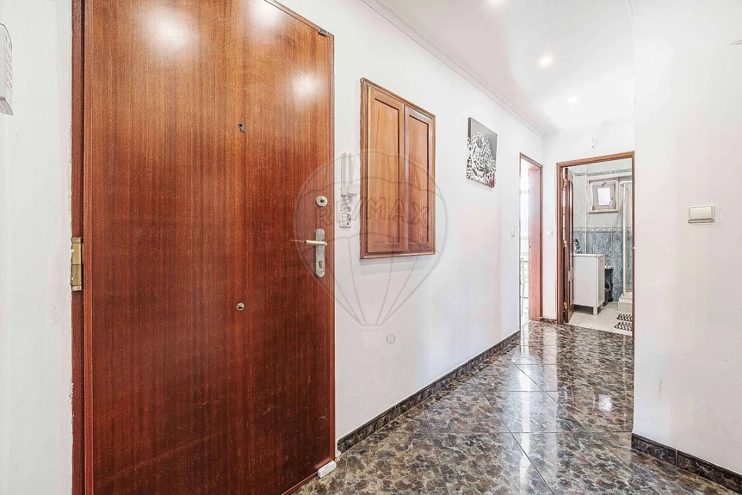 Apartamento T2 para Venda em Odivelas Foto 17