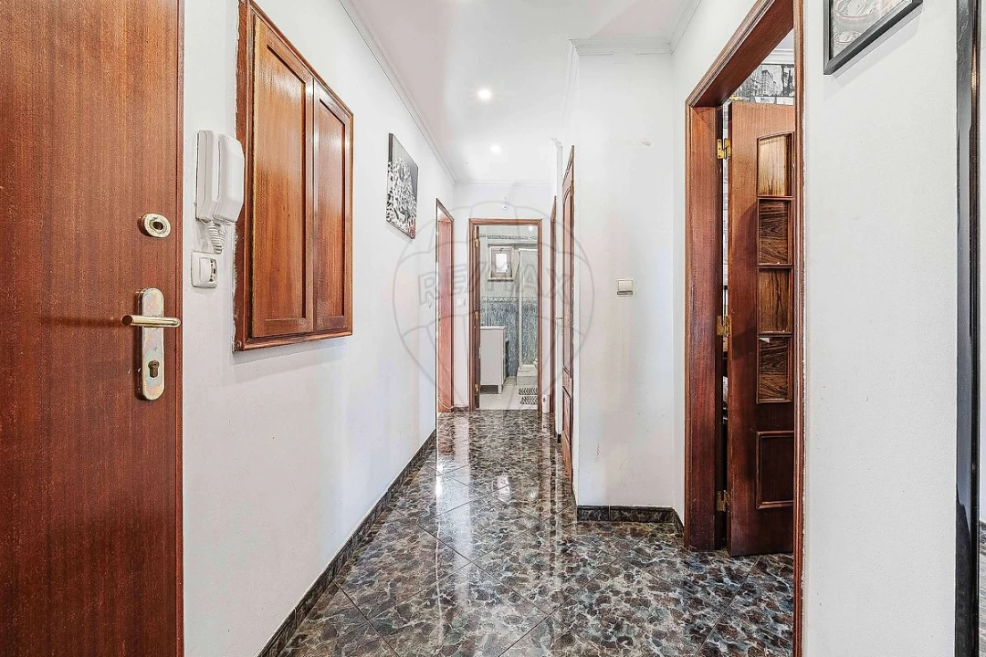 Apartamento T2 para Venda em Odivelas Foto 9