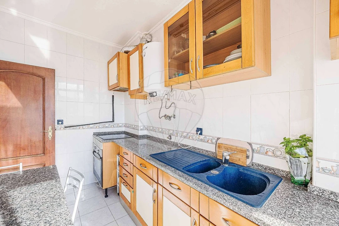 Apartamento T2 para Venda em Odivelas Foto 16