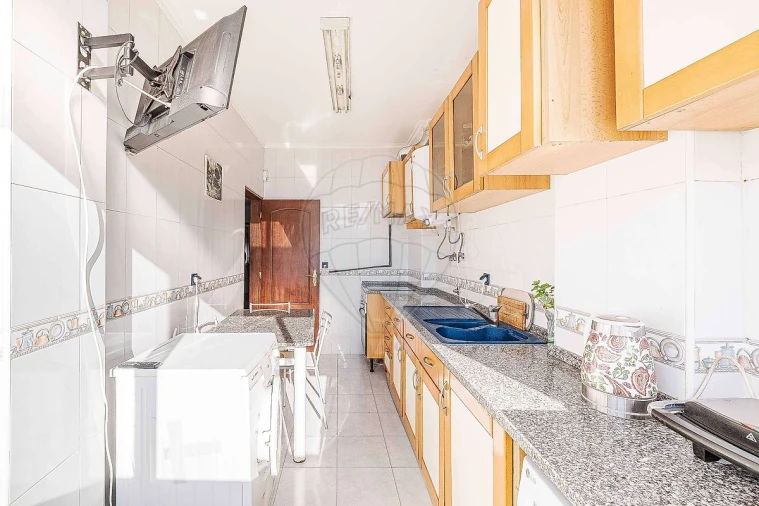 Apartamento T2 para Venda em Odivelas Foto 2