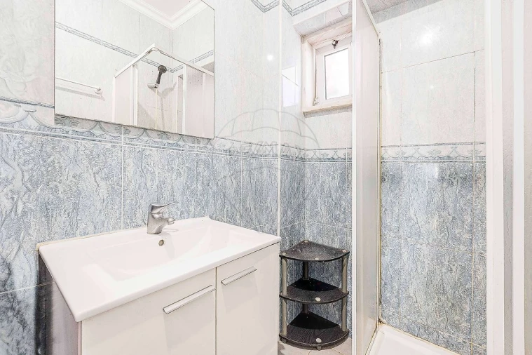 Apartamento T2 para Venda em Odivelas Foto 3