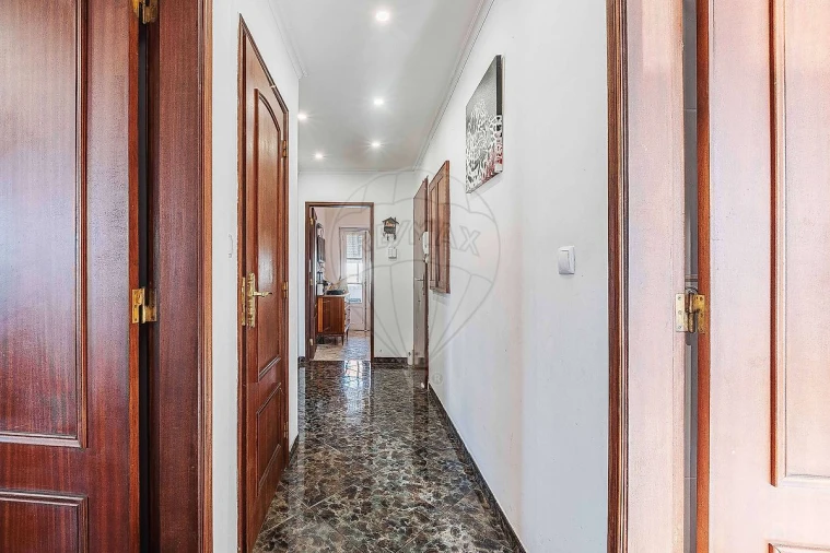 Apartamento T2 para Venda em Odivelas Foto 5