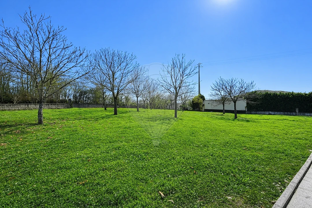 Moradia T3 para Venda em Tamanhos Foto 14