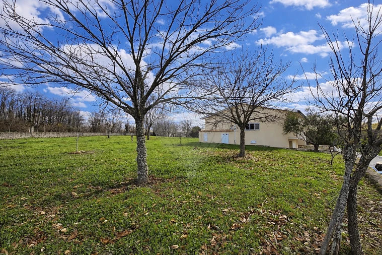 Moradia T3 para Venda em Tamanhos Foto 13