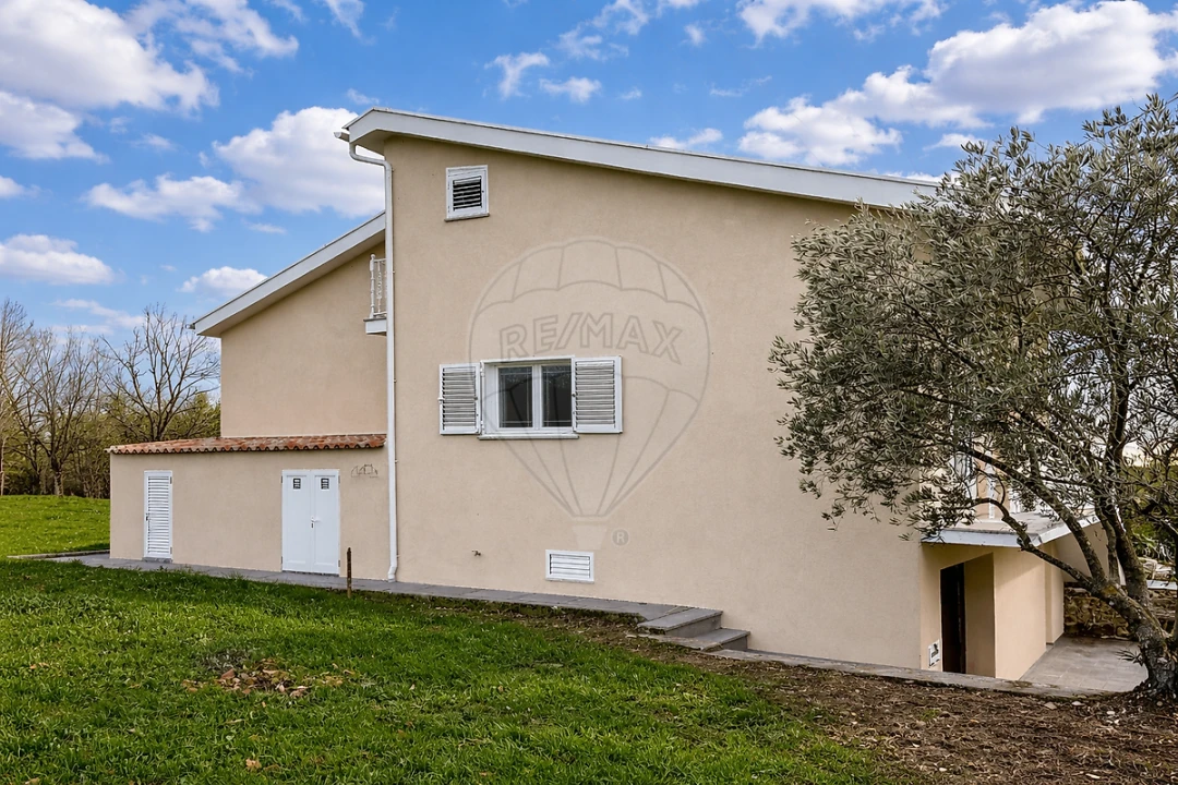 Moradia T3 para Venda em Tamanhos Foto 17