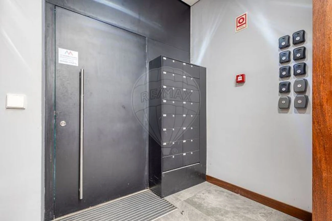 Apartamento T1 para Venda em Santa Marinha e São Pedro da Afurada Foto 1