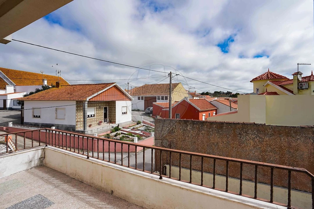 Moradia T3 para Venda em Arranho Foto 39