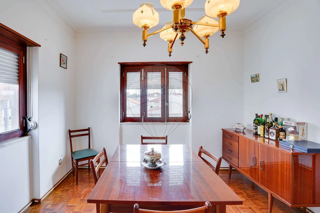 Moradia T3 para Venda em Arranho Foto 37