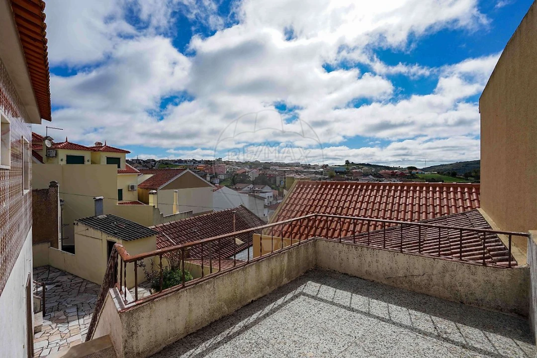 Moradia T3 para Venda em Arranho Foto 15