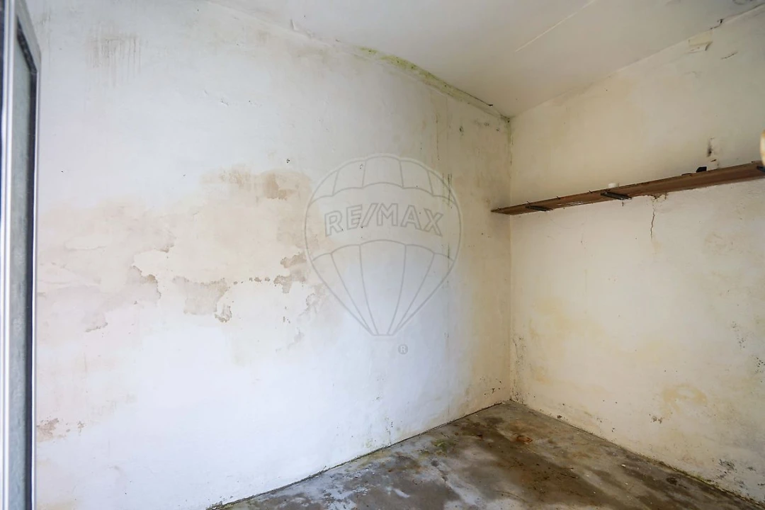 Moradia T3 para Venda em Arranho Foto 16