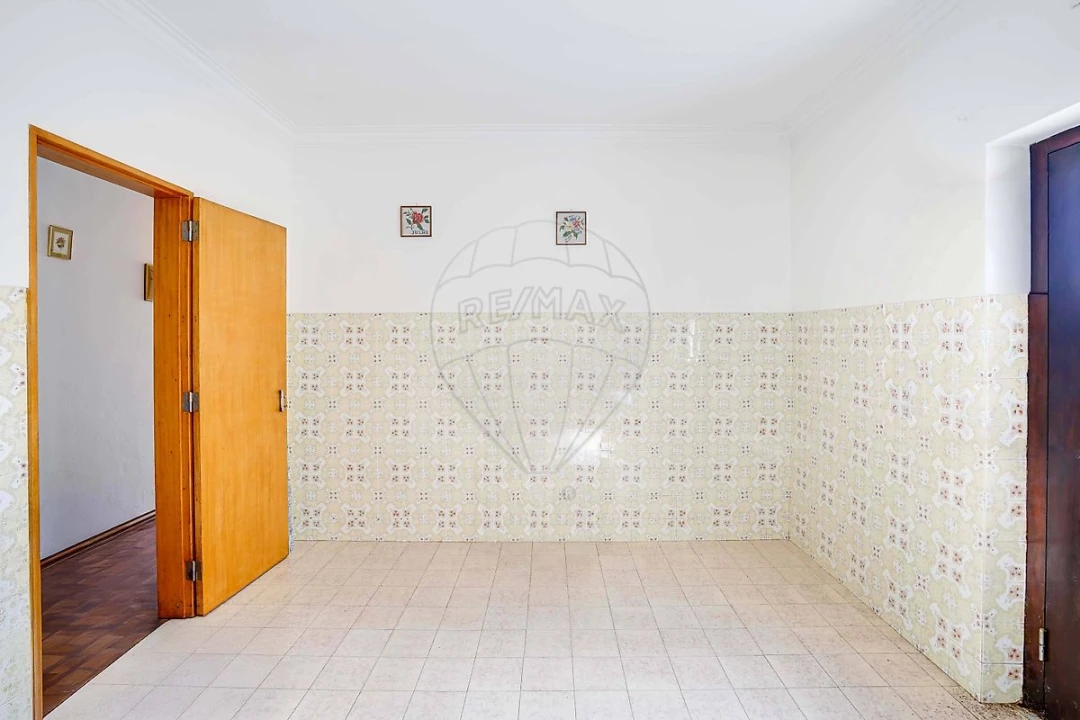 Moradia T3 para Venda em Arranho Foto 31