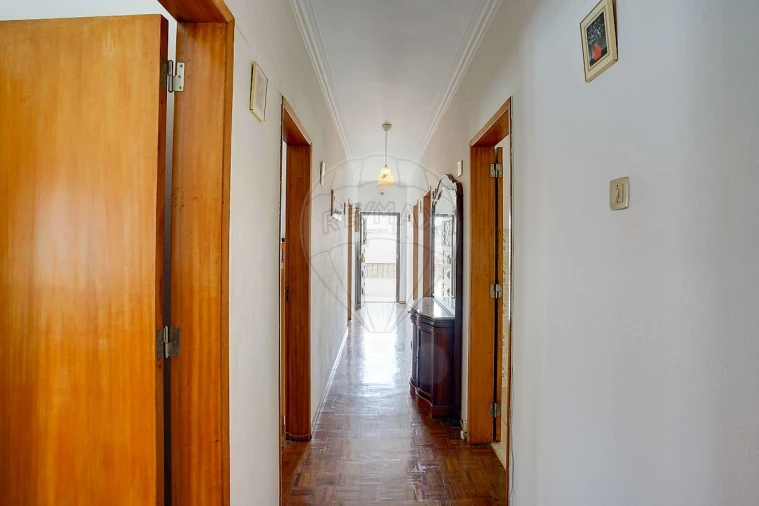 Moradia T3 para Venda em Arranho Foto 26