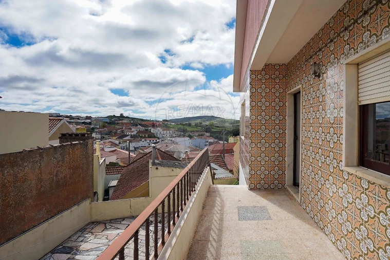 Moradia T3 para Venda em Arranho Foto 43