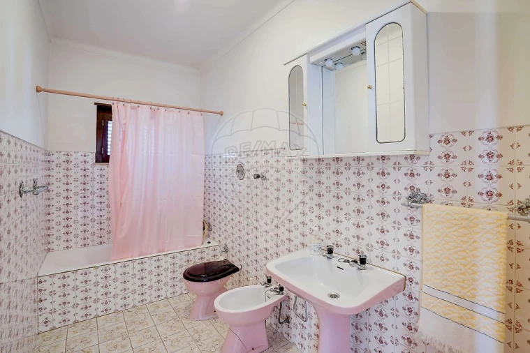 Moradia T3 para Venda em Arranho Foto 32