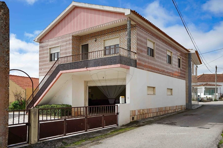 Moradia T3 para Venda em Arranho Foto 42