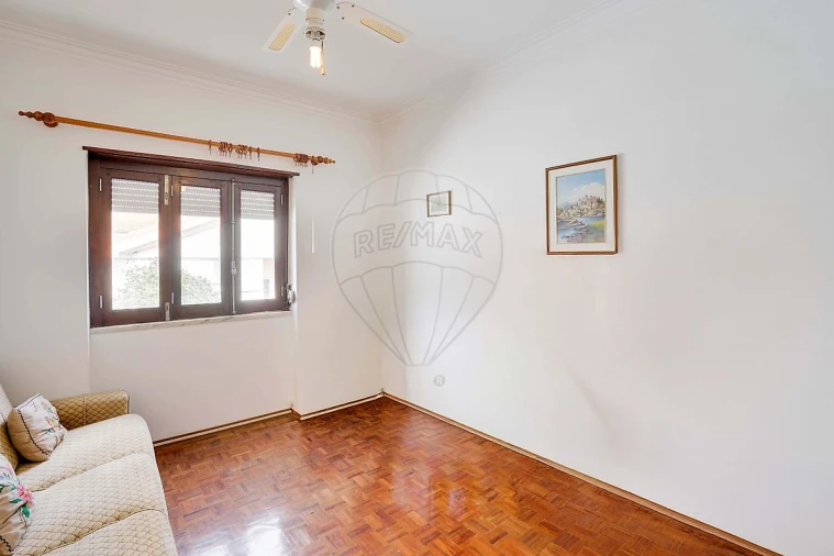 Moradia T3 para Venda em Arranho Foto 27