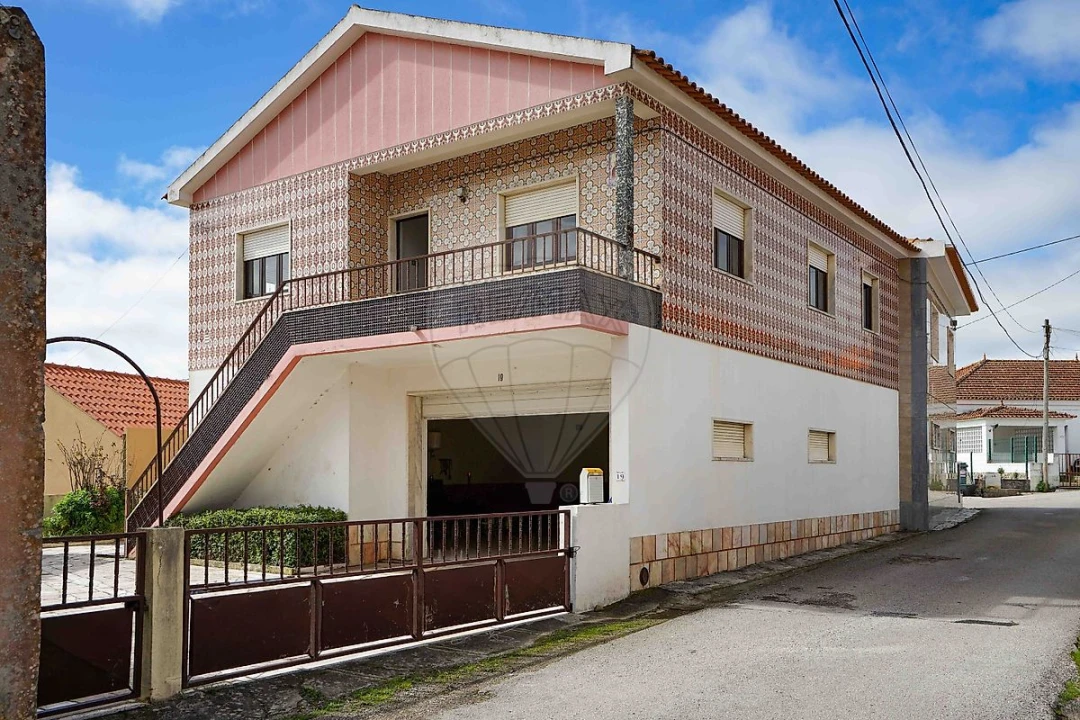 Moradia T3 para Venda em Arranho Foto 42