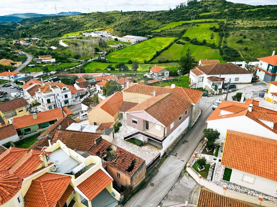 Moradia T3 para Venda em Arranho Foto 5