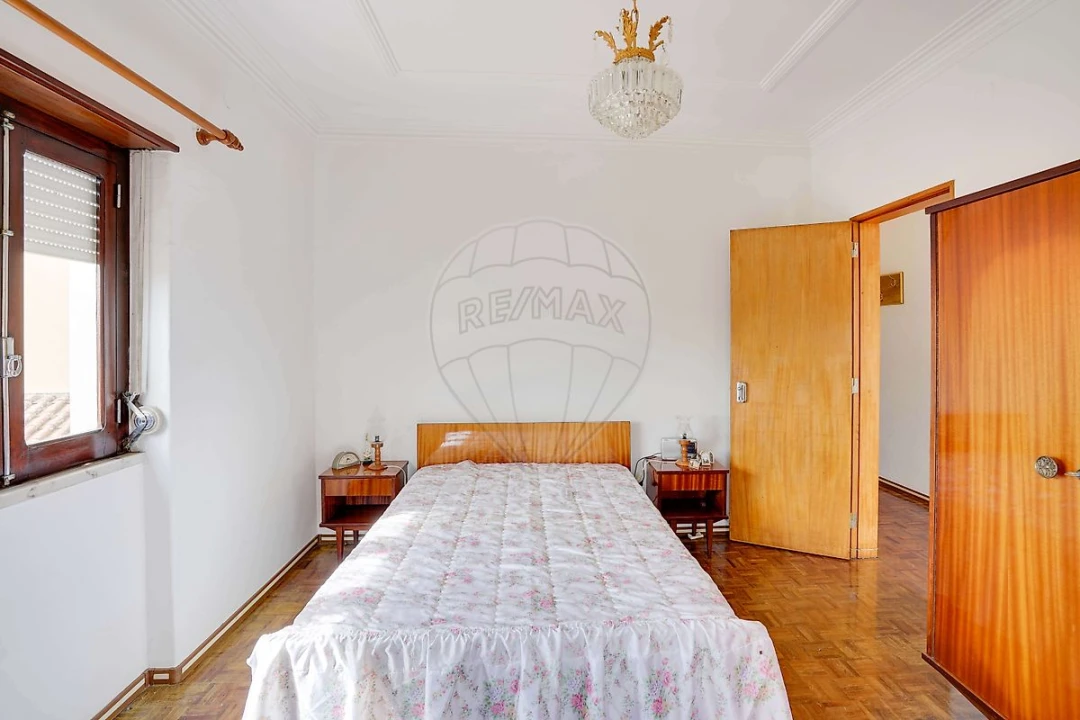 Moradia T3 para Venda em Arranho Foto 36