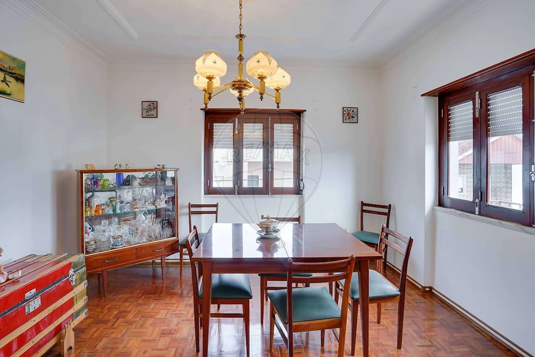 Moradia T3 para Venda em Arranho Foto 38