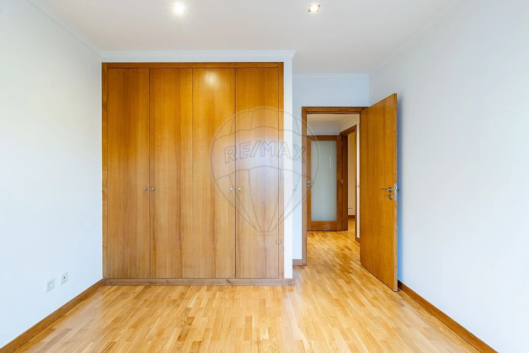 Apartamento T2 para Arrendamento em São Felix da Marinha Foto 17