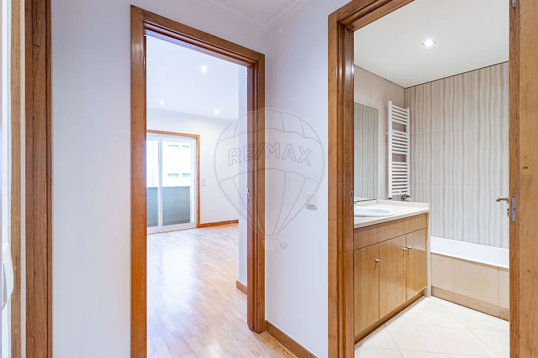 Apartamento T2 para Arrendamento em São Felix da Marinha Foto 13