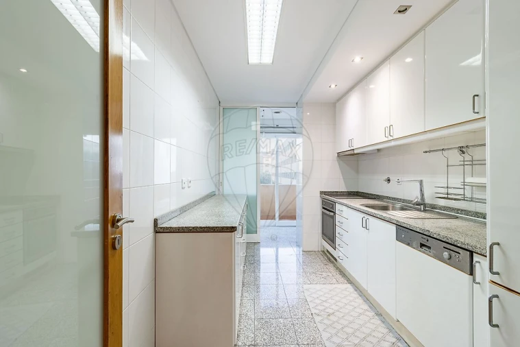 Apartamento T2 para Arrendamento em São Felix da Marinha Foto 6