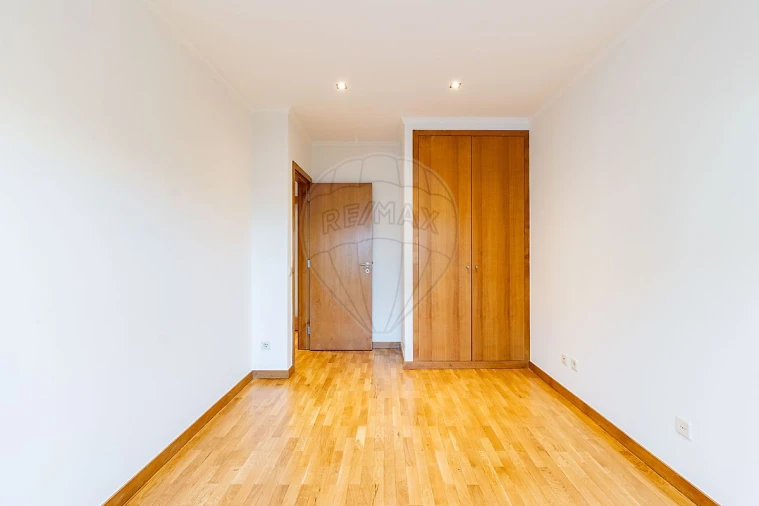 Apartamento T2 para Arrendamento em São Felix da Marinha Foto 16