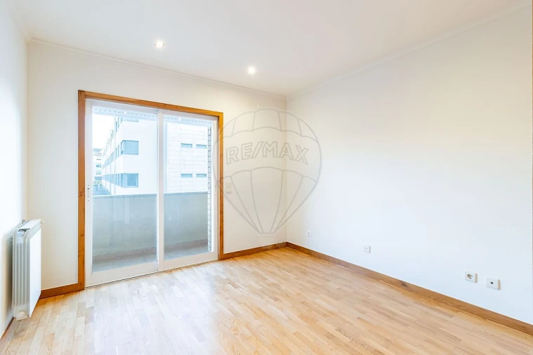 Apartamento T2 para Arrendamento em São Felix da Marinha Foto 11