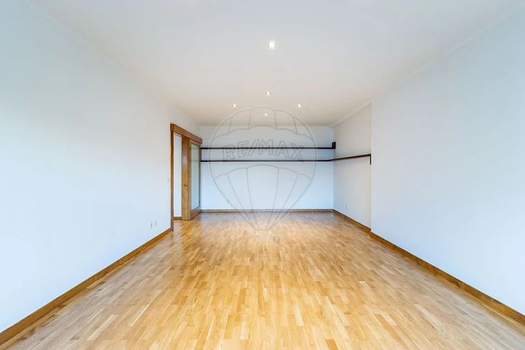 Apartamento T2 para Arrendamento em São Felix da Marinha Foto 4