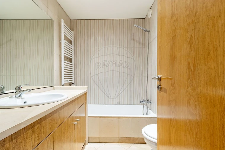 Apartamento T2 para Arrendamento em São Felix da Marinha Foto 14