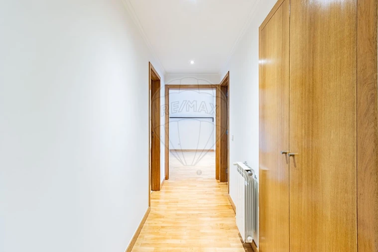 Apartamento T2 para Arrendamento em São Felix da Marinha Foto 2