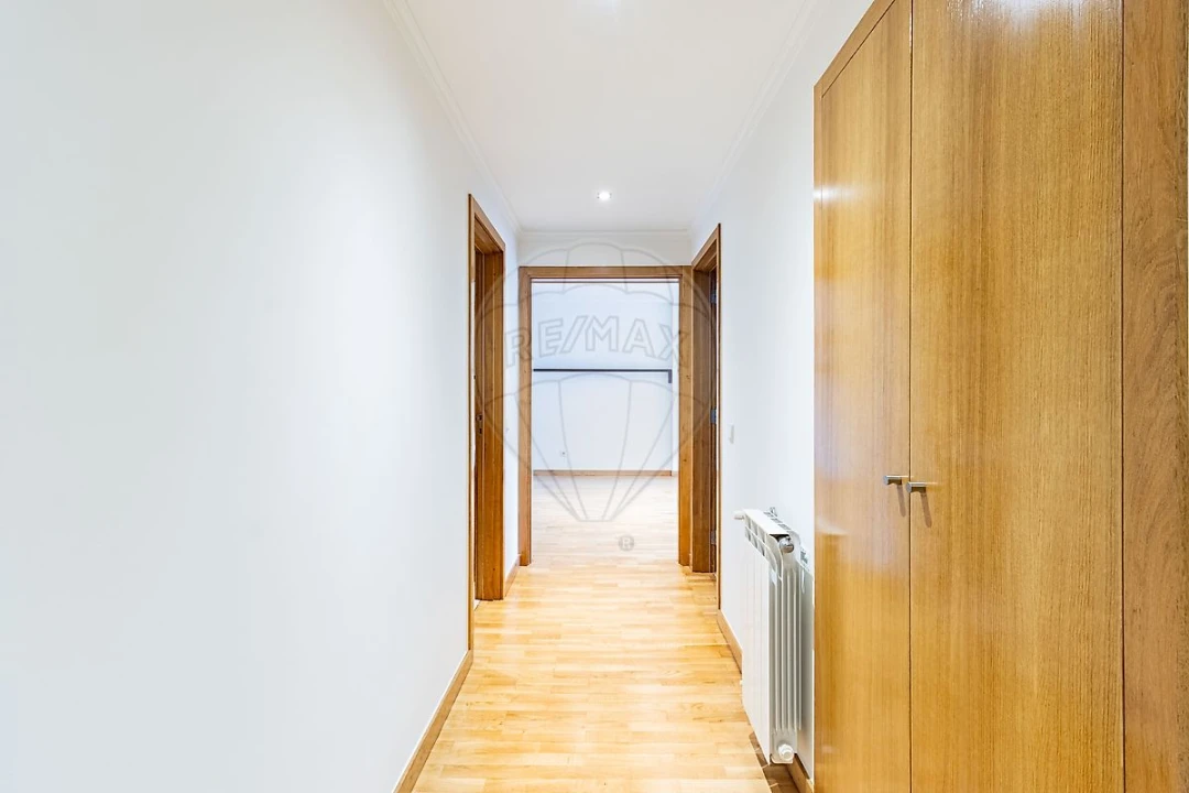 Apartamento T2 para Arrendamento em São Felix da Marinha Foto 2