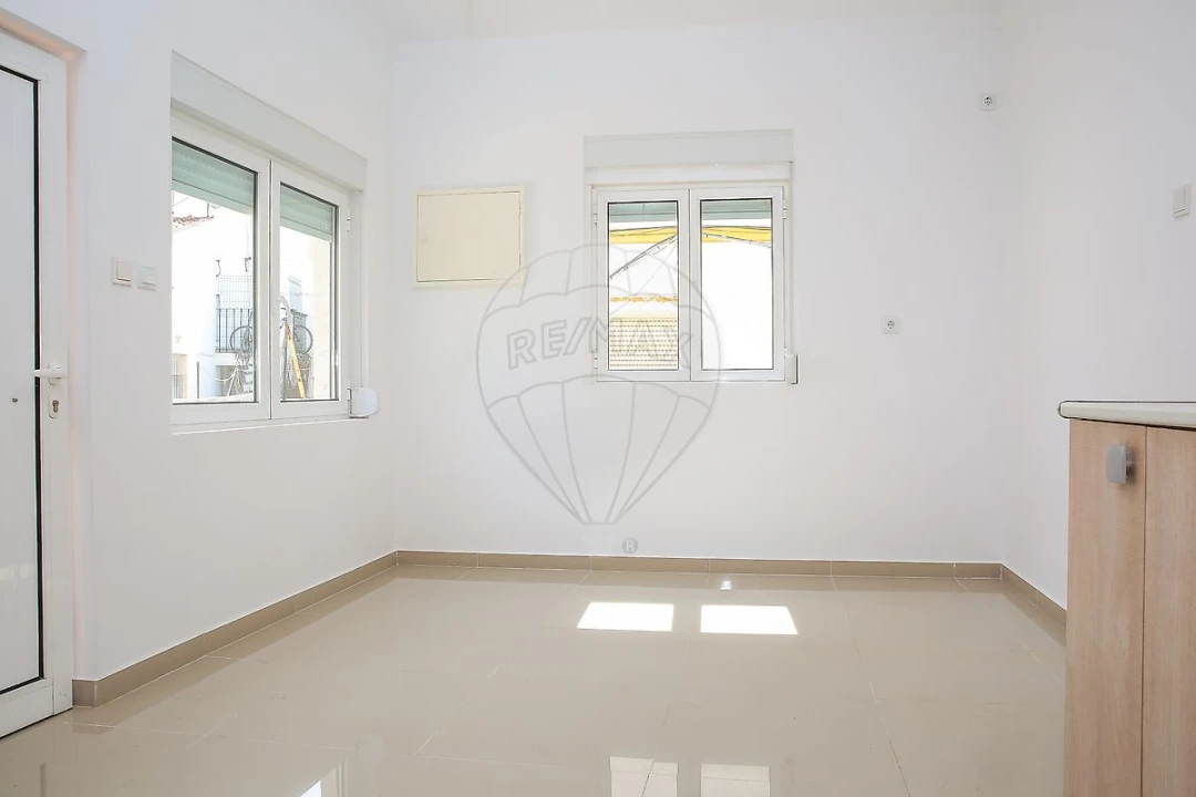 Moradia T2 para Arrendamento em Arruda dos Vinhos Foto 7