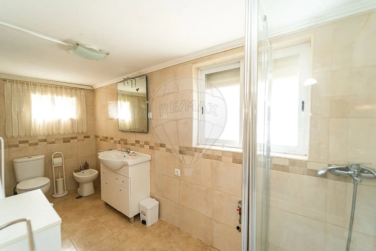 Moradia T2 para Venda em Dois Portos e Runa Foto 9