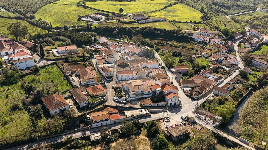 Moradia T2 para Venda em Dois Portos e Runa Foto 3