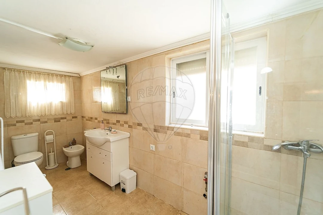 Moradia T2 para Venda em Dois Portos e Runa Foto 9