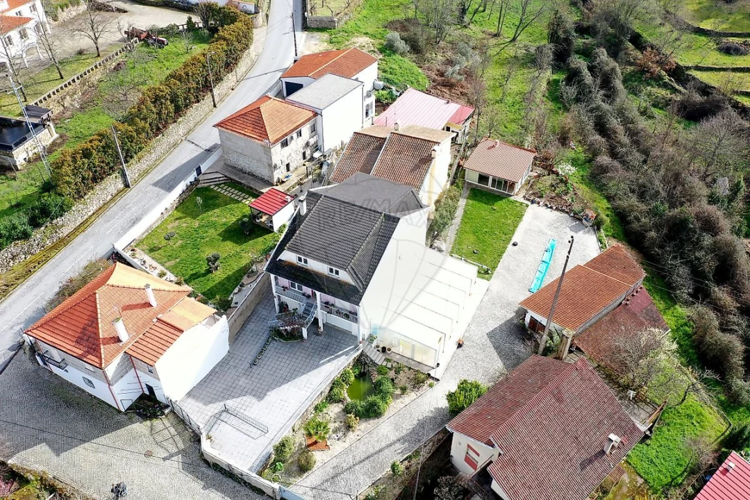 Moradia T5 para Venda em Arcozelos Foto 5