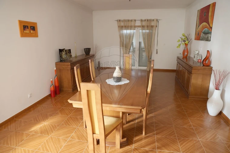 Moradia T5 para Venda em Arcozelos Foto 11