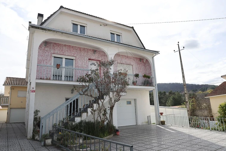 Moradia T5 para Venda em Arcozelos Foto 30