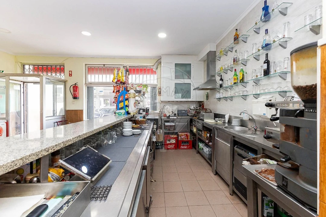 Negócio para Venda em Santa Marinha e São Pedro da Afurada Foto 14