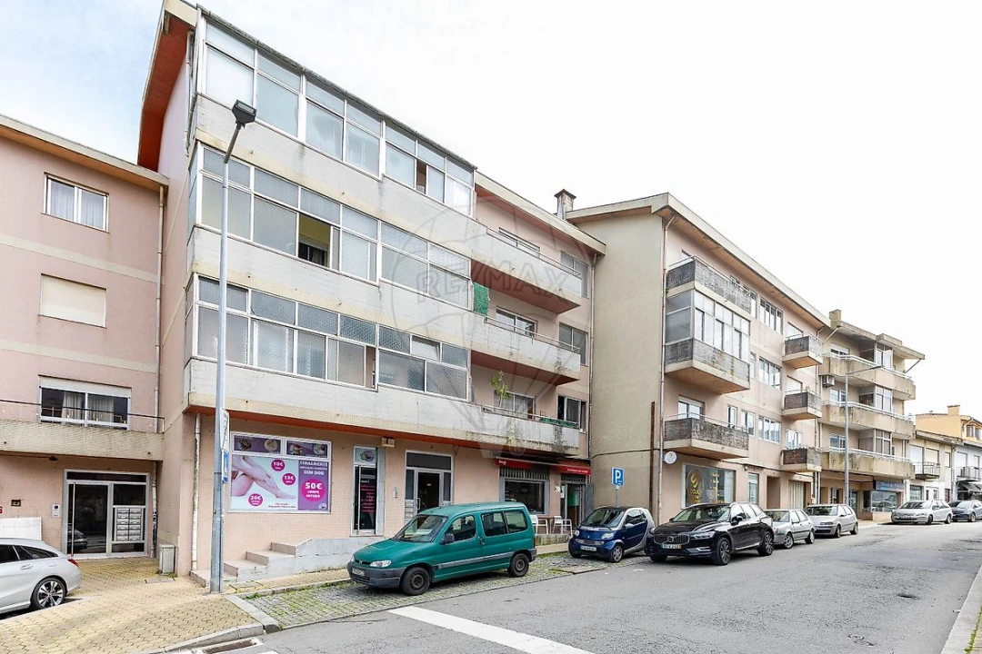 Negócio para Venda em Santa Marinha e São Pedro da Afurada Foto 2