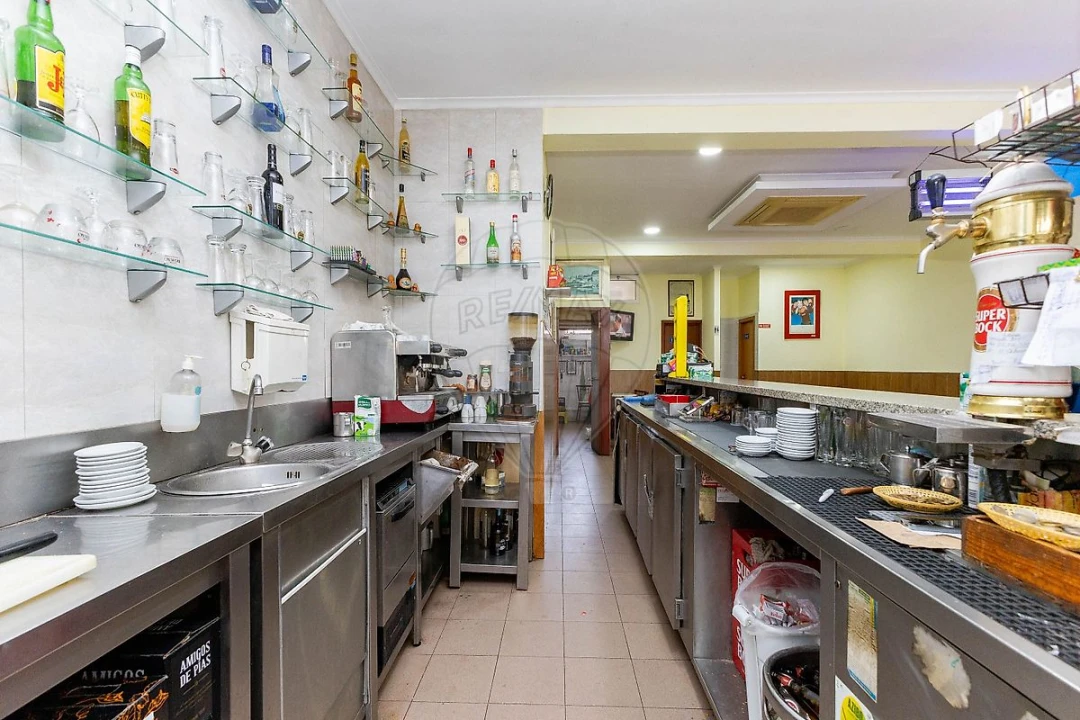 Negócio para Venda em Santa Marinha e São Pedro da Afurada Foto 17