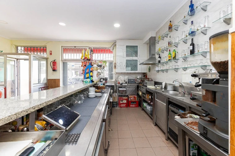 Negócio para Venda em Santa Marinha e São Pedro da Afurada Foto 14