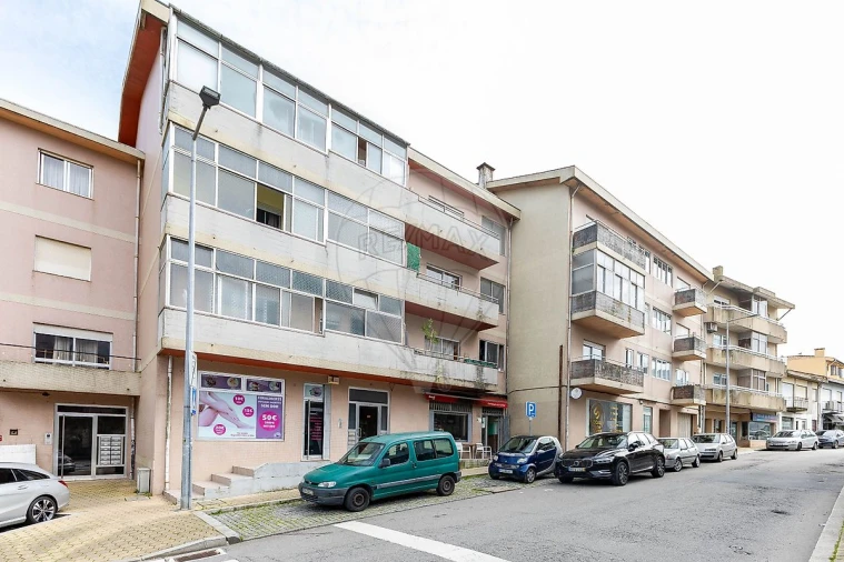 Negócio para Venda em Santa Marinha e São Pedro da Afurada Foto 2