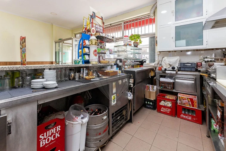 Negócio para Venda em Santa Marinha e São Pedro da Afurada Foto 16