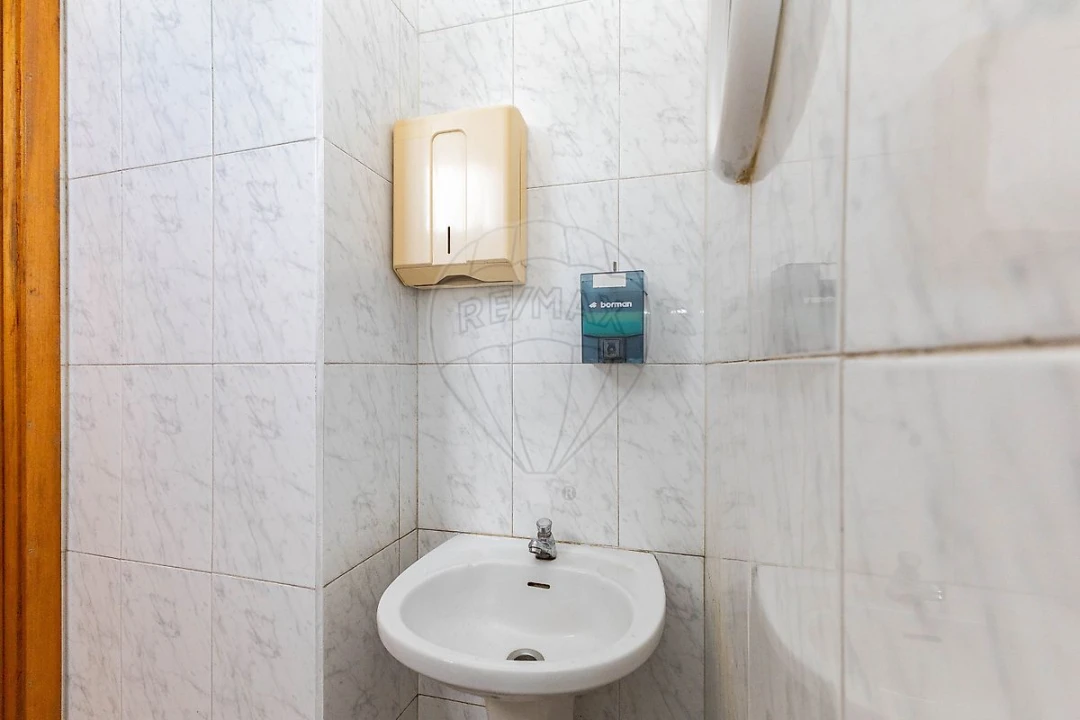 Negócio para Venda em Santa Marinha e São Pedro da Afurada Foto 19