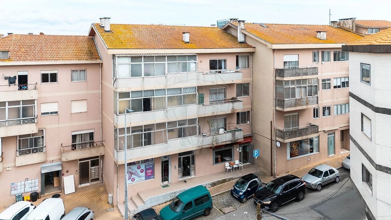 Negócio para Venda em Santa Marinha e São Pedro da Afurada Foto 1