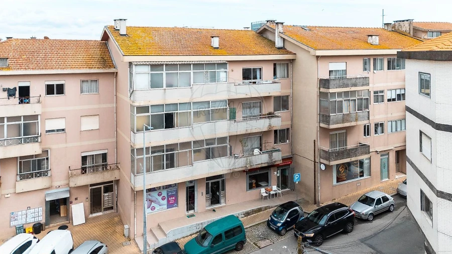 Negócio para Venda em Santa Marinha e São Pedro da Afurada