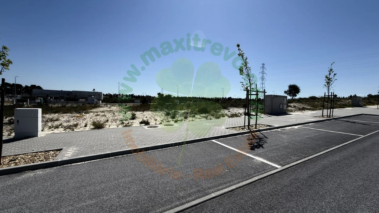 Terreno para Venda em Amora Foto 2